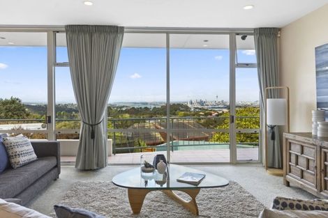 Photo of property in 10 Bragato Place, Chatswood, Auckland, 0626