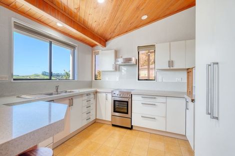 Photo of property in 71 Cable Bay Block Road, Cable Bay, 0420