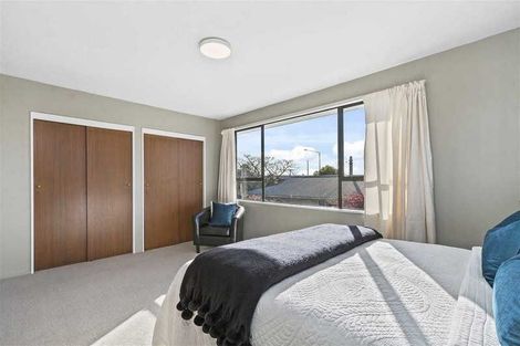 Photo of property in 2/120b Roydvale Avenue, Burnside, Christchurch, 8053
