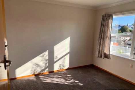 Photo of property in 34 Queenwood Road, Levin, 5510