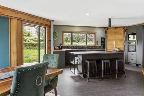 Photo of property in 20 Kiri Road, Te Kiri, Opunake, 4682