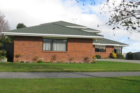 Photo of property in 66 Pacific Drive, Fitzherbert, Palmerston North, 4410