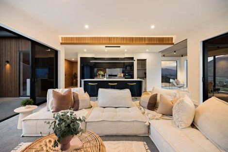 Photo of property in 6 Florence Close, Queenstown Hill, Queenstown, 9300