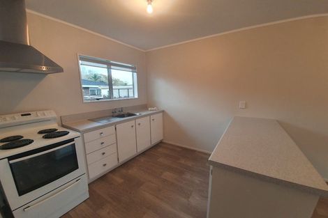 Photo of property in 2/11 Challen Close, Conifer Grove, Takanini, 2112