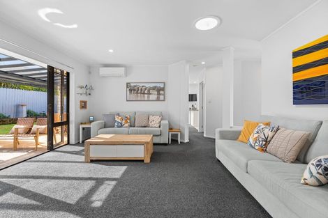 Photo of property in 108 Lakeside Drive, Orewa, 0931