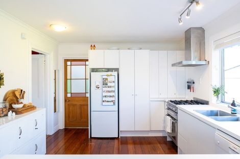 Photo of property in 4 Kinross White Street, Napier South, Napier, 4110