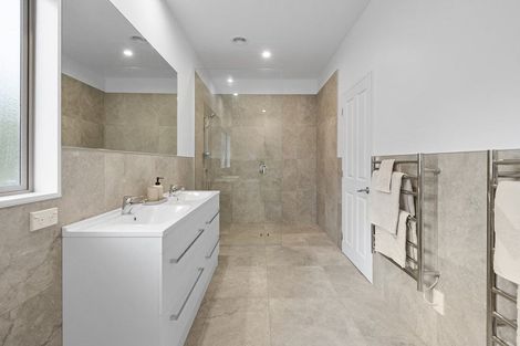 Photo of property in 110 Polson Hill Drive, Aokautere, Palmerston North, 4471