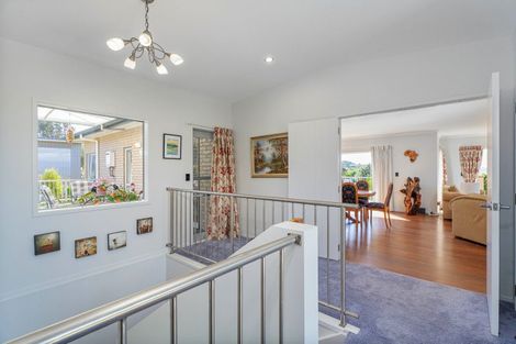 Photo of property in 16 Ohuka Place, Whitianga, 3510