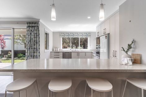 Photo of property in 76 Great North Road, Winton, 9720