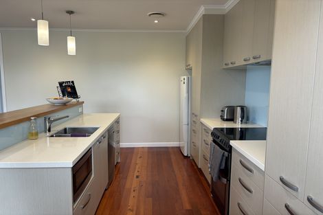 Photo of property in 22 Clinton Avenue, Te Atatu Peninsula, Auckland, 0610