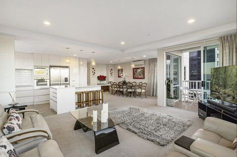 Photo of property in 31/12 Maunganui Road, Mount Maunganui, 3116