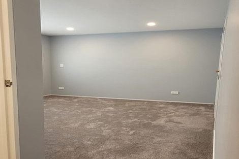 Photo of property in 37 Santa Monica Place, Goodwood Heights, Auckland, 2105