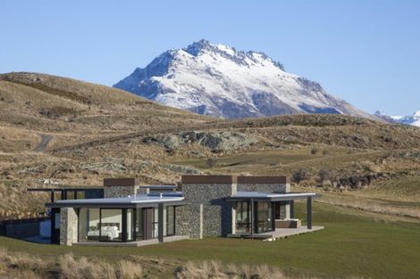 Photo of property in 5 Refuge Lane, Jacks Point, Queenstown, 9371