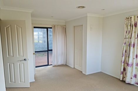 Photo of property in 140 Glanmire Road, Newlands, Wellington, 6037