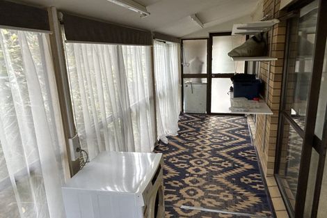 Photo of property in 18 Cornelian Crescent, Half Moon Bay, Auckland, 2012