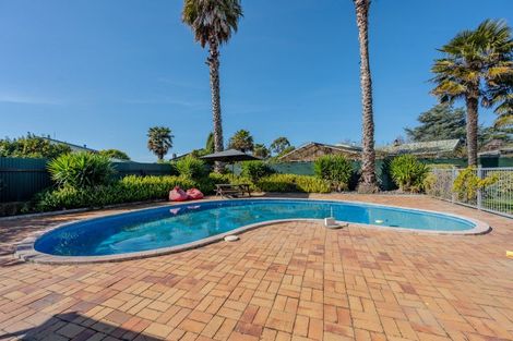 Photo of property in 15 Mill Road, Clive, 4102