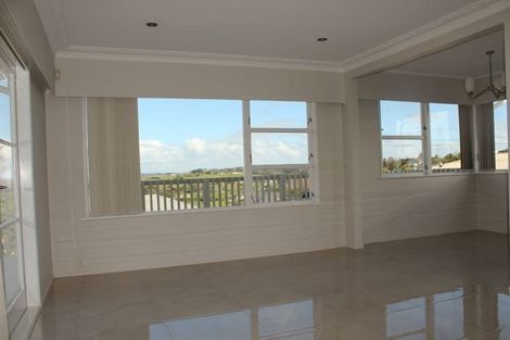 Photo of property in 123 Sandspit Road, Shelly Park, Auckland, 2014