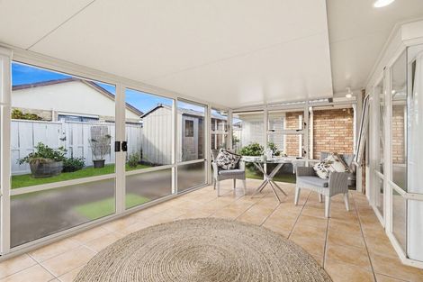 Photo of property in 79 Riverton Drive, Randwick Park, Auckland, 2105