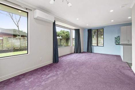 Photo of property in 35 Nielsen Gardens, Rototuna, Hamilton, 3210