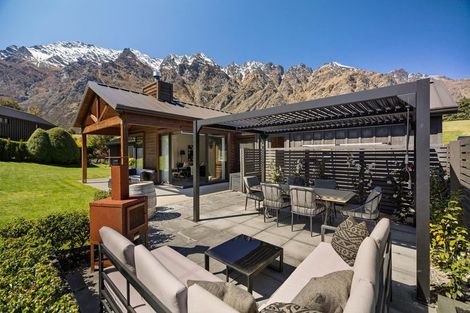 Photo of property in 6 Pendeen Crescent, Jacks Point, Queenstown, 9371