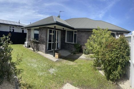 Photo of property in 2/200 Wainoni Road, Avondale, Christchurch, 8061