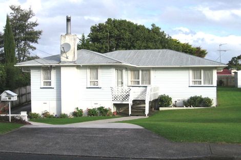 Photo of property in 33 Coniston Avenue, Te Atatu South, Auckland, 0610