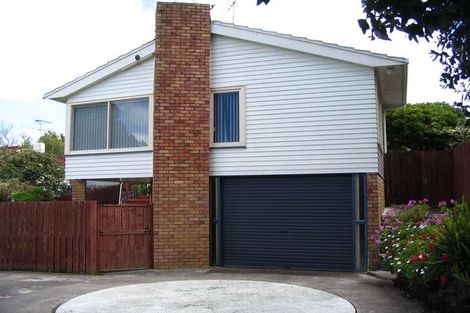 Photo of property in 1/217 Lake Road, Belmont, Auckland, 0622