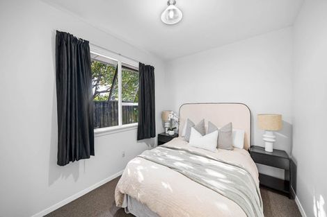 Photo of property in 64 Farquhars Road, Redwood, Christchurch, 8051