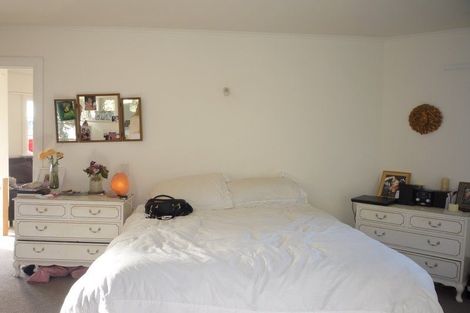 Photo of property in 70 Norwood Road, Bayswater, Auckland, 0622