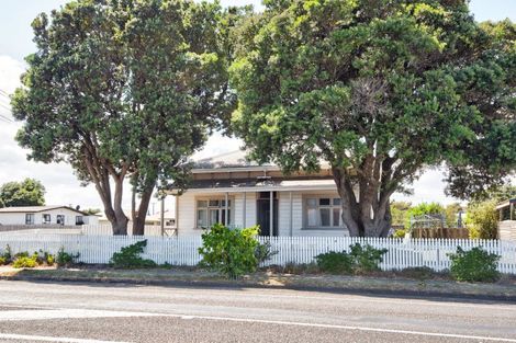 Photo of property in 12-16 Cornfoot Street, Castlecliff, Wanganui, 4501