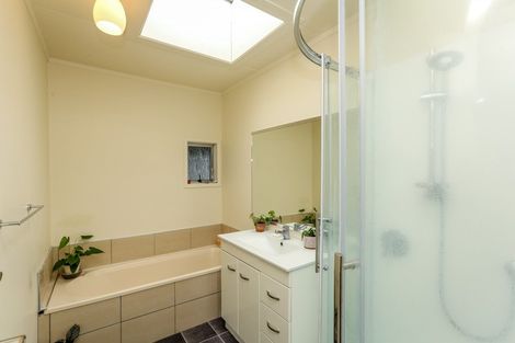 Photo of property in 112a Wairau Road, Oakura, 4314