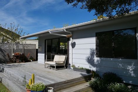 Photo of property in 6 Rodney Grove, Paraparaumu, 5032