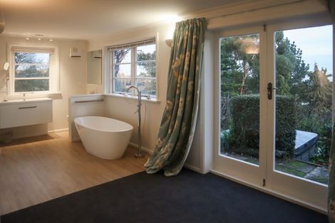 Photo of property in 116 Dyers Pass Road, Cashmere, Christchurch, 8022