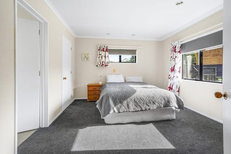 Photo of property in 5 Guernsey Place, Grandview Heights, Hamilton, 3200