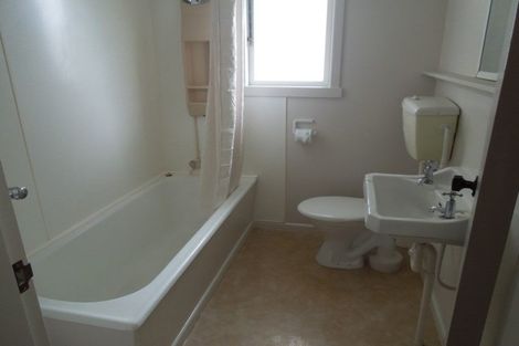 Photo of property in 5a Queen Road, Bellevue, Tauranga, 3110