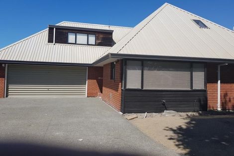 Photo of property in 28 Farnley Place, Parklands, Christchurch, 8083