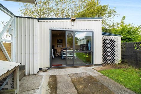 Photo of property in 10 Karaka Street, Inglewood, 4330