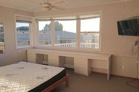 Photo of property in 18 Carole Crescent, Pakuranga, Auckland, 2010