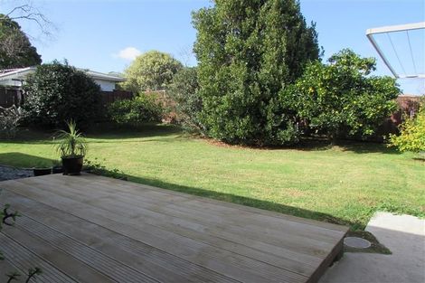 Photo of property in 2/18a Sherwood Avenue, Te Atatu South, Auckland, 0610