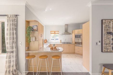 Photo of property in 16 Basil Place, Mount Pleasant, Christchurch, 8081