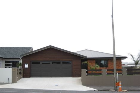 Photo of property in 18 Mangorei Road, Strandon, New Plymouth, 4312