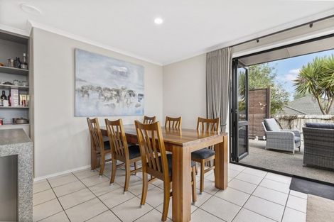 Photo of property in 15 Parkwood Place, Huntington, Hamilton, 3210