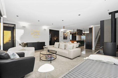 Photo of property in 5 Diamond Lane, Wanaka, 9305