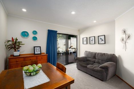 Photo of property in 36 Albatross Close, Whitby, Porirua, 5024
