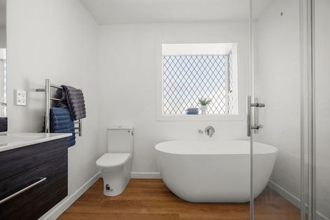 Photo of property in 325 Wainoni Road, Avondale, Christchurch, 8061