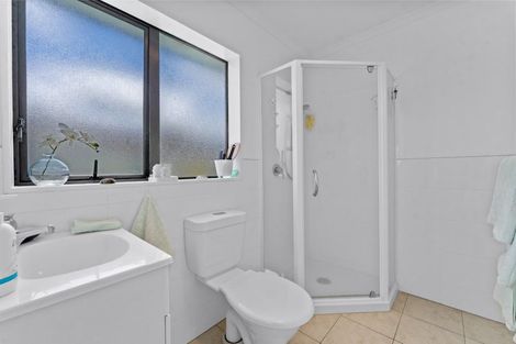 Photo of property in 19 Raabia Close, Parakai, 0830