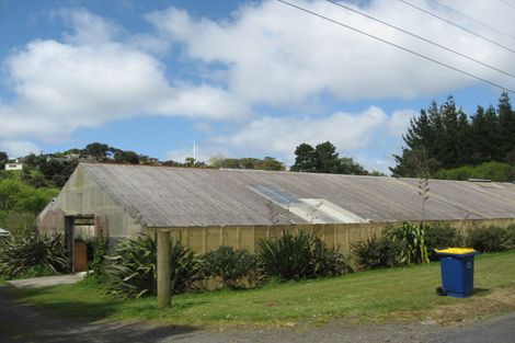 Photo of property in 98-100 Anzac Road, Waitakere, Auckland, 0781