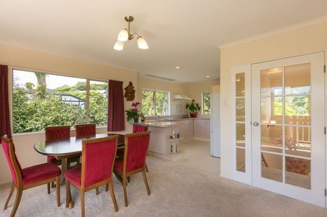 Photo of property in 12 Sequoia Grove, Merrilands, New Plymouth, 4312