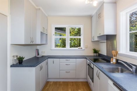 Photo of property in 9 Tainui Terrace, Tawa, Wellington, 5028