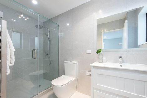 Photo of property in 283a Bucklands Beach Road, Bucklands Beach, Auckland, 2012